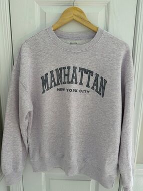 Hollister crew neck sweatshirt
